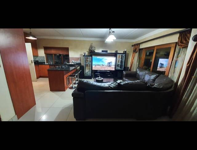 4 BEDROOM HOUSE SOLD IN HEATHERVIEW